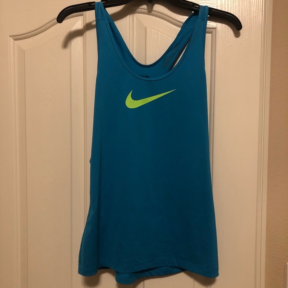 Nike Tank - Picture 2 of 4